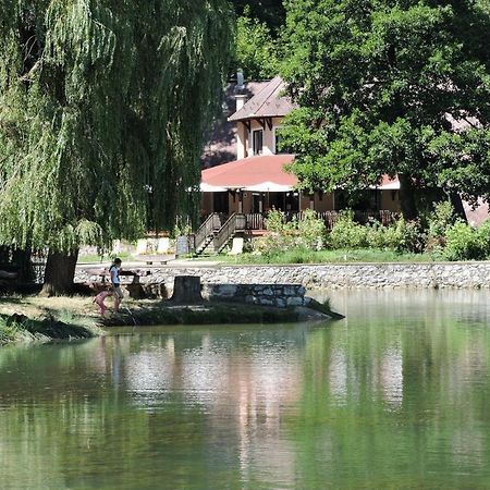 Hotel Sikfokut Носвай Экстерьер фото