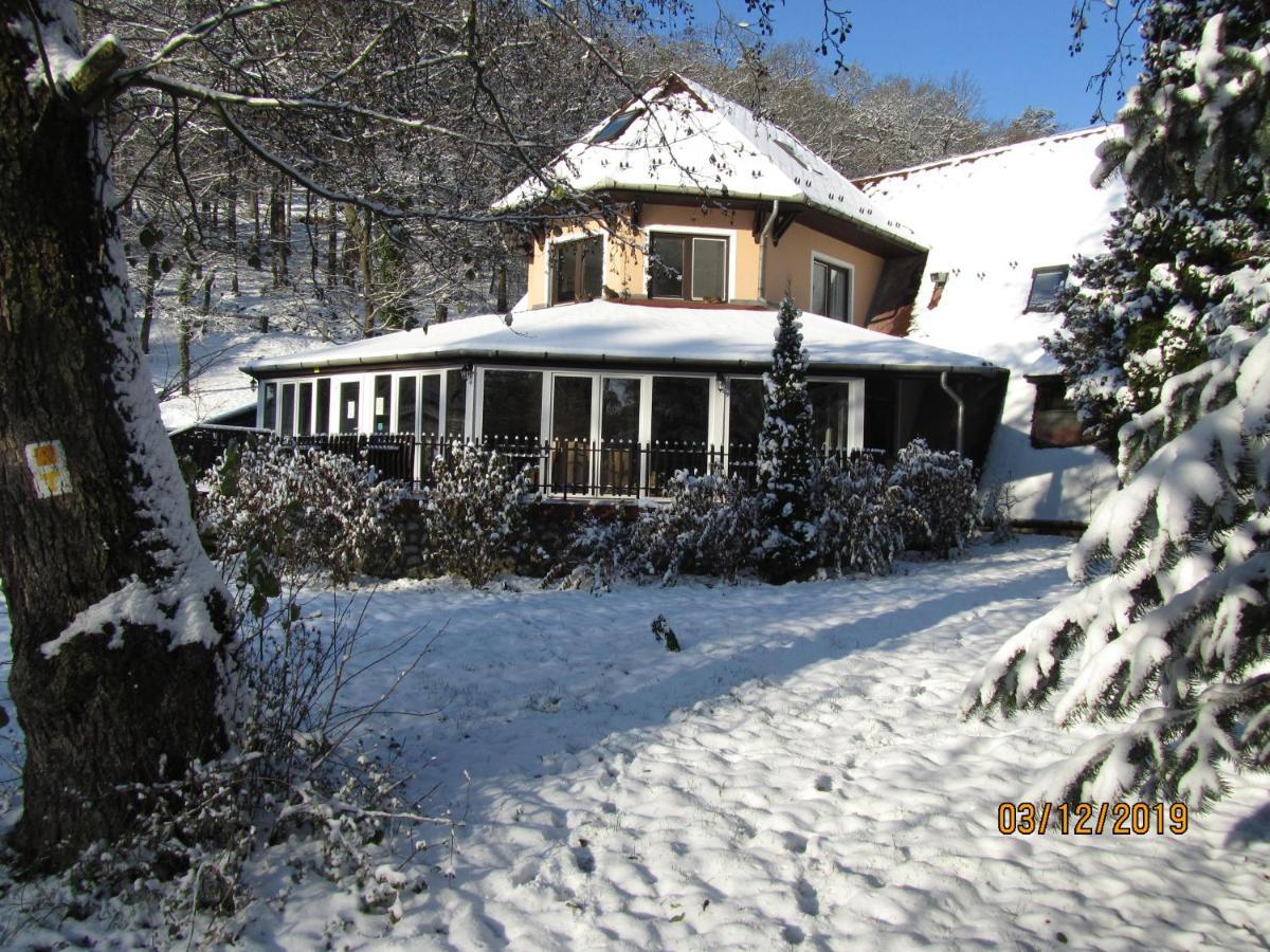 Hotel Sikfokut Носвай Экстерьер фото